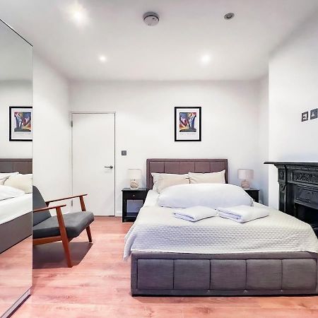 Prime Location Camden Luxury Apt Sleeps 6 Лондон Екстер'єр фото